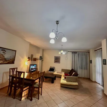 Guest Grand House Проживание в семье Тирана