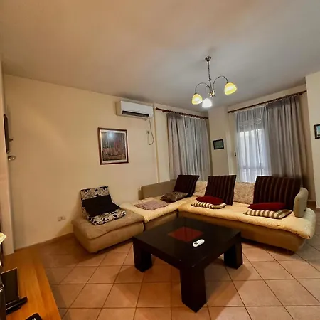 Проживание в семье Guest Grand House Тирана