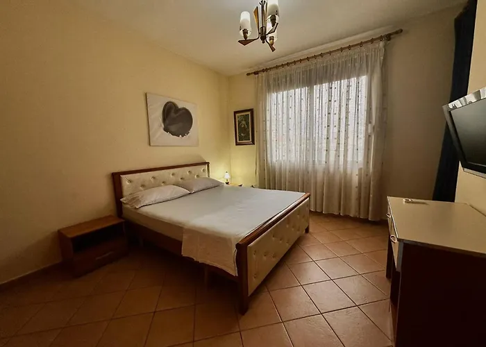 Guest Grand House Tiran