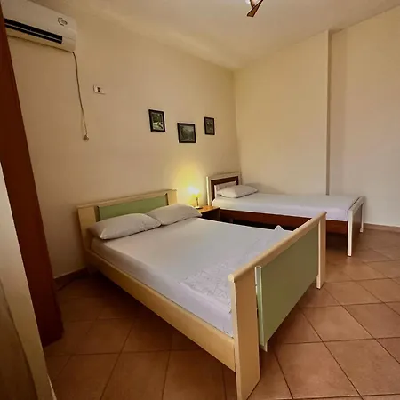 Guest Grand House Alloggio in famiglia Tirana