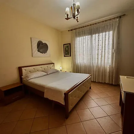 Guest Grand House Tirana